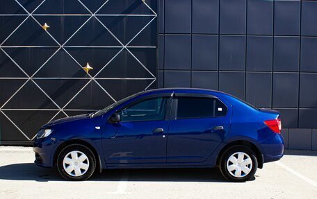Renault Logan II, 2018 год, 900 000 рублей, 7 фотография