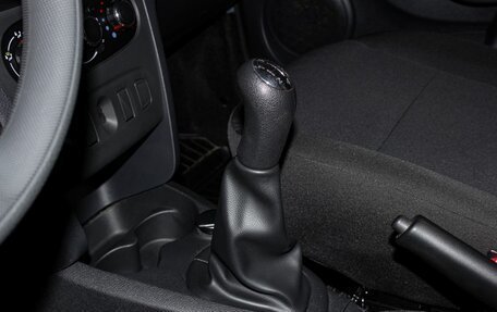 Renault Logan II, 2018 год, 900 000 рублей, 17 фотография