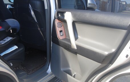 Toyota Land Cruiser Prado 150 рестайлинг 2, 2010 год, 3 500 000 рублей, 18 фотография