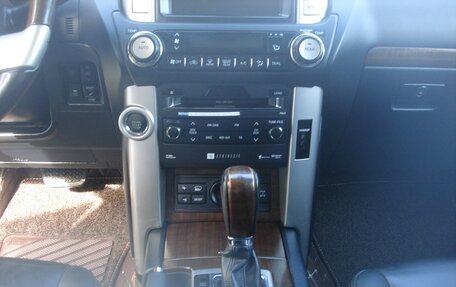 Toyota Land Cruiser Prado 150 рестайлинг 2, 2010 год, 3 500 000 рублей, 23 фотография