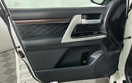 Toyota Land Cruiser 200, 2017 год, 7 399 000 рублей, 9 фотография