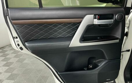 Toyota Land Cruiser 200, 2017 год, 7 399 000 рублей, 10 фотография