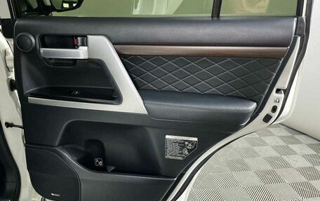 Toyota Land Cruiser 200, 2017 год, 7 399 000 рублей, 24 фотография