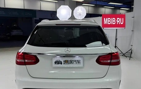 Mercedes-Benz C-Класс, 2018 год, 1 900 000 рублей, 5 фотография