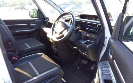 Honda Stepwgn IV, 2017 год, 1 830 000 рублей, 8 фотография