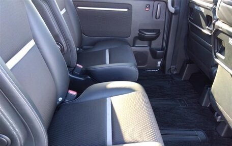 Honda Stepwgn IV, 2017 год, 1 830 000 рублей, 7 фотография