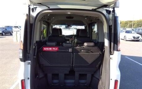 Honda Stepwgn IV, 2017 год, 1 830 000 рублей, 6 фотография