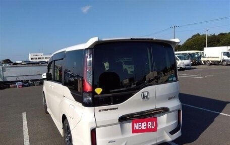 Honda Stepwgn IV, 2017 год, 1 830 000 рублей, 4 фотография