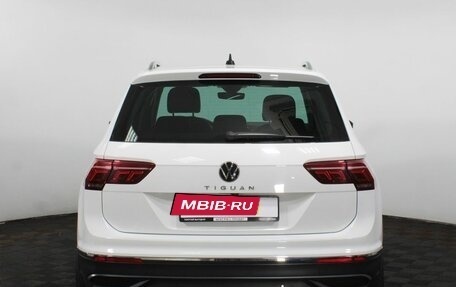 Volkswagen Tiguan II, 2021 год, 2 695 000 рублей, 7 фотография