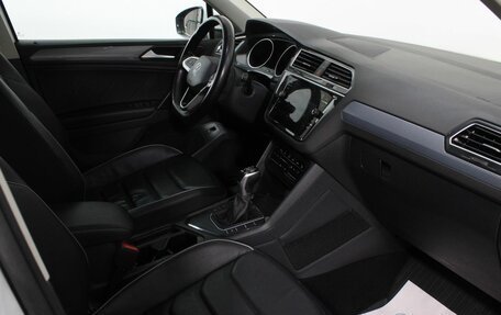 Volkswagen Tiguan II, 2021 год, 2 695 000 рублей, 10 фотография