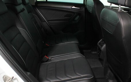 Volkswagen Tiguan II, 2021 год, 2 695 000 рублей, 21 фотография