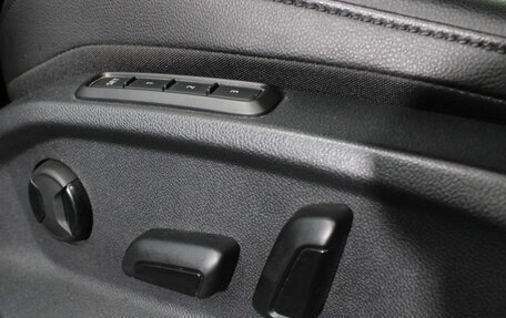 Volkswagen Tiguan II, 2021 год, 2 695 000 рублей, 17 фотография