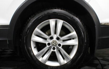 Volkswagen Tiguan II, 2021 год, 2 695 000 рублей, 27 фотография