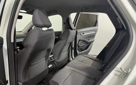 Geely Emgrand, 2024 год, 1 700 000 рублей, 11 фотография