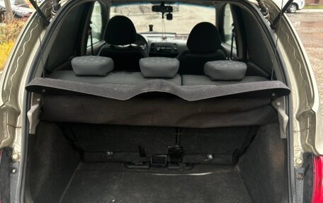 Nissan Micra III, 2004 год, 300 000 рублей, 12 фотография