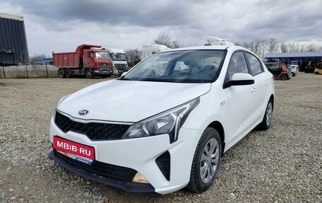 KIA Rio IV, 2020 год, 1 570 000 рублей, 2 фотография