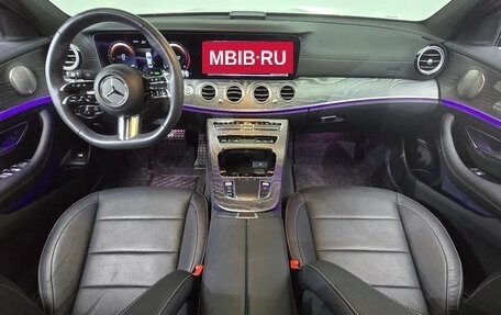 Mercedes-Benz E-Класс, 2023 год, 5 230 000 рублей, 5 фотография