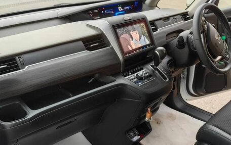 Honda Freed II, 2023 год, 1 590 000 рублей, 13 фотография