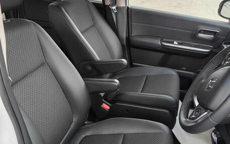 Honda Freed II, 2023 год, 1 590 000 рублей, 12 фотография