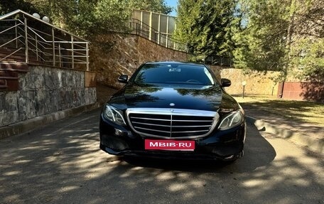 Mercedes-Benz E-Класс, 2016 год, 2 600 000 рублей, 1 фотография