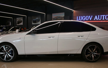 BMW 5 серия, 2025 год, 8 300 000 рублей, 2 фотография