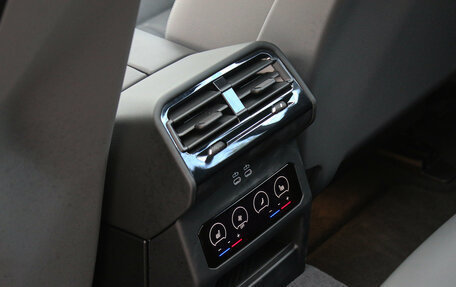 BMW 5 серия, 2025 год, 8 300 000 рублей, 13 фотография