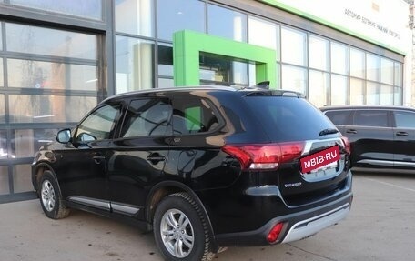 Mitsubishi Outlander III рестайлинг 3, 2020 год, 2 399 000 рублей, 3 фотография