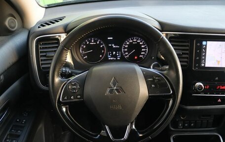 Mitsubishi Outlander III рестайлинг 3, 2020 год, 2 399 000 рублей, 14 фотография