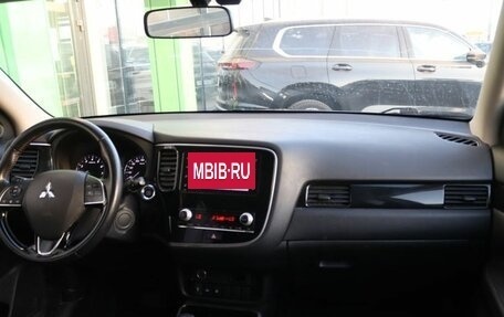 Mitsubishi Outlander III рестайлинг 3, 2020 год, 2 399 000 рублей, 12 фотография