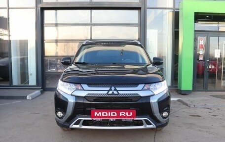 Mitsubishi Outlander III рестайлинг 3, 2020 год, 2 399 000 рублей, 8 фотография