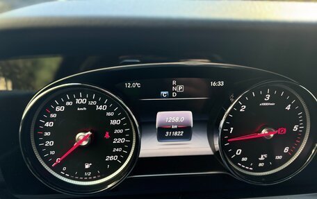 Mercedes-Benz E-Класс, 2016 год, 2 600 000 рублей, 10 фотография