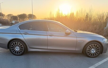 BMW 5 серия, 2014 год, 1 890 000 рублей, 4 фотография