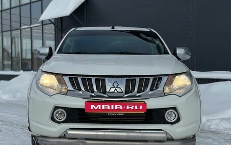 Mitsubishi L200 IV рестайлинг, 2015 год, 1 840 000 рублей, 2 фотография