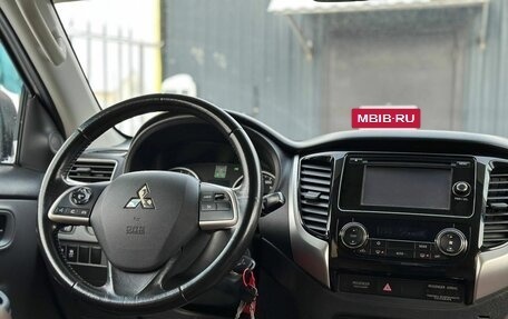 Mitsubishi L200 IV рестайлинг, 2015 год, 1 840 000 рублей, 11 фотография