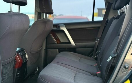 Toyota Land Cruiser Prado 150 рестайлинг 2, 2016 год, 3 720 000 рублей, 13 фотография