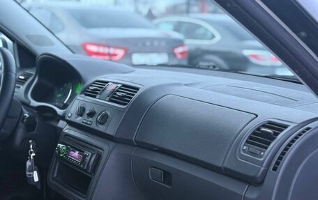 Skoda Fabia II, 2012 год, 400 000 рублей, 13 фотография