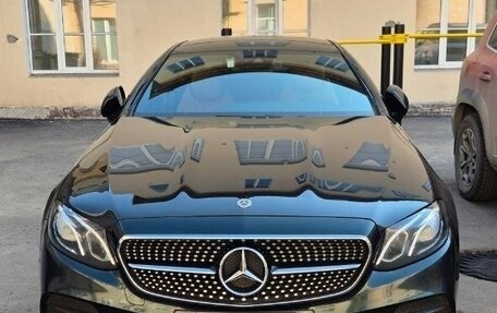 Mercedes-Benz E-Класс, 2018 год, 4 200 000 рублей, 1 фотография