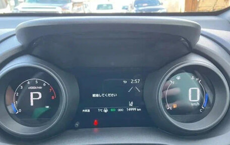 Toyota Yaris, 2022 год, 990 000 рублей, 9 фотография