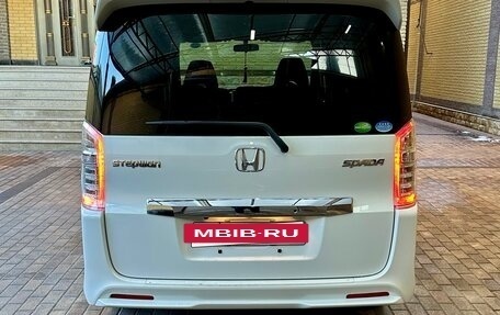 Honda Stepwgn IV, 2014 год, 700 000 рублей, 4 фотография