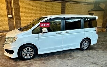 Honda Stepwgn IV, 2014 год, 700 000 рублей, 3 фотография