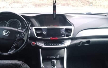 Honda Accord IX рестайлинг, 2013 год, 1 200 000 рублей, 11 фотография