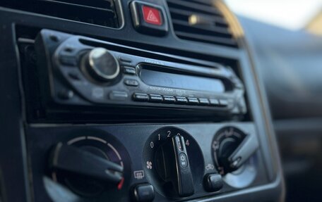 Mitsubishi Carisma I, 2003 год, 269 000 рублей, 17 фотография