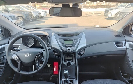 Hyundai Elantra V, 2013 год, 890 000 рублей, 17 фотография