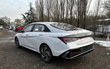 Hyundai Elantra, 2023 год, 1 590 000 рублей, 7 фотография