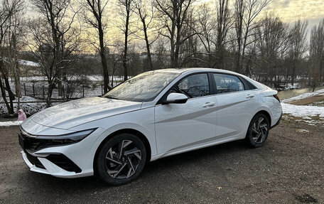 Hyundai Elantra, 2023 год, 1 590 000 рублей, 2 фотография