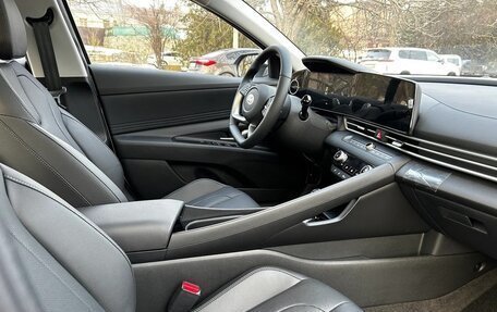 Hyundai Elantra, 2023 год, 1 590 000 рублей, 8 фотография