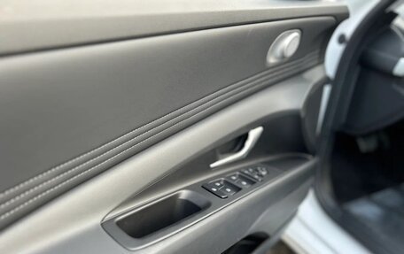 Hyundai Elantra, 2023 год, 1 590 000 рублей, 11 фотография