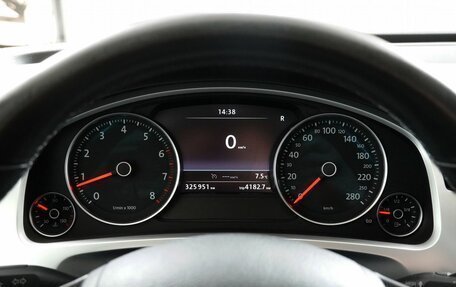 Volkswagen Touareg III, 2015 год, 2 050 000 рублей, 14 фотография