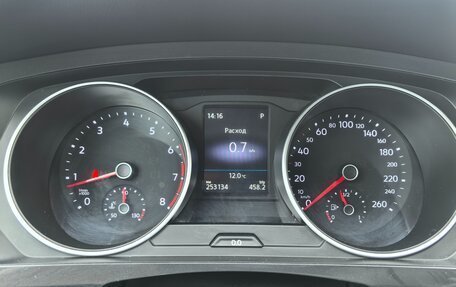 Volkswagen Tiguan II, 2017 год, 1 790 000 рублей, 10 фотография