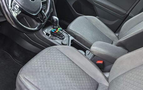 Volkswagen Tiguan II, 2017 год, 1 790 000 рублей, 9 фотография